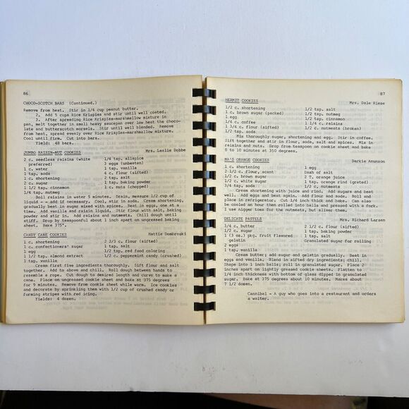 Vintage 1975 Cookbook 125th Anniversary Cook Book of Our Families Favorites - Picture 7 of 11